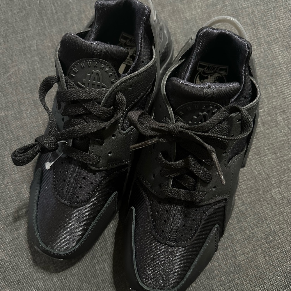 Nike Air Huarache New Sz 7